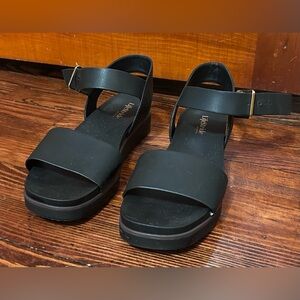 Life Stride Women's Black Sandals